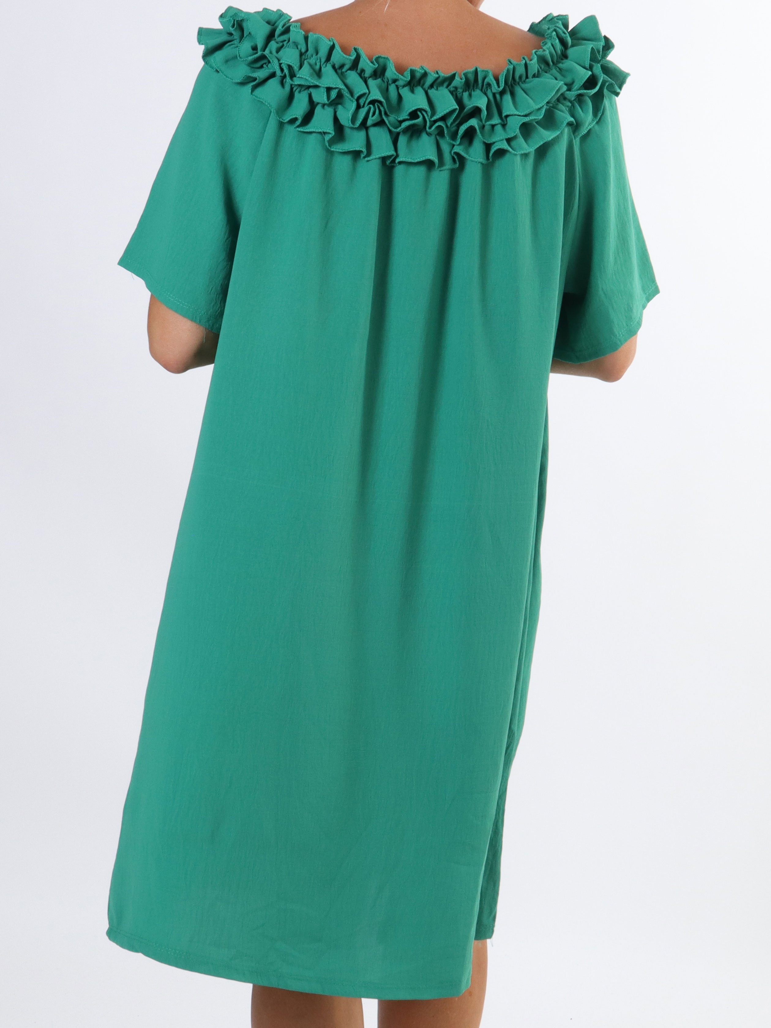 Chili Sleeveless Dress - Plus size kjole med flæser i udskæringen